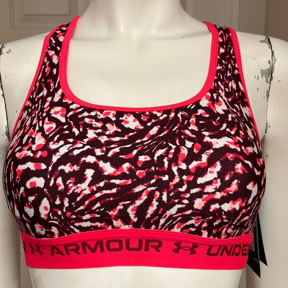 Under Armour Athletic/Athleisure Sports Bra, NWT!
